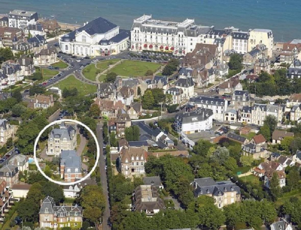 Cosy Appartement Dans Une Villa Avec Piscine, Proche Du Centre Et De La Mer Cabourg Eksteriør billede