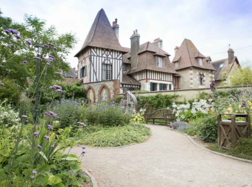Cosy Appartement Dans Une Villa Avec Piscine, Proche Du Centre Et De La Mer Cabourg Eksteriør billede