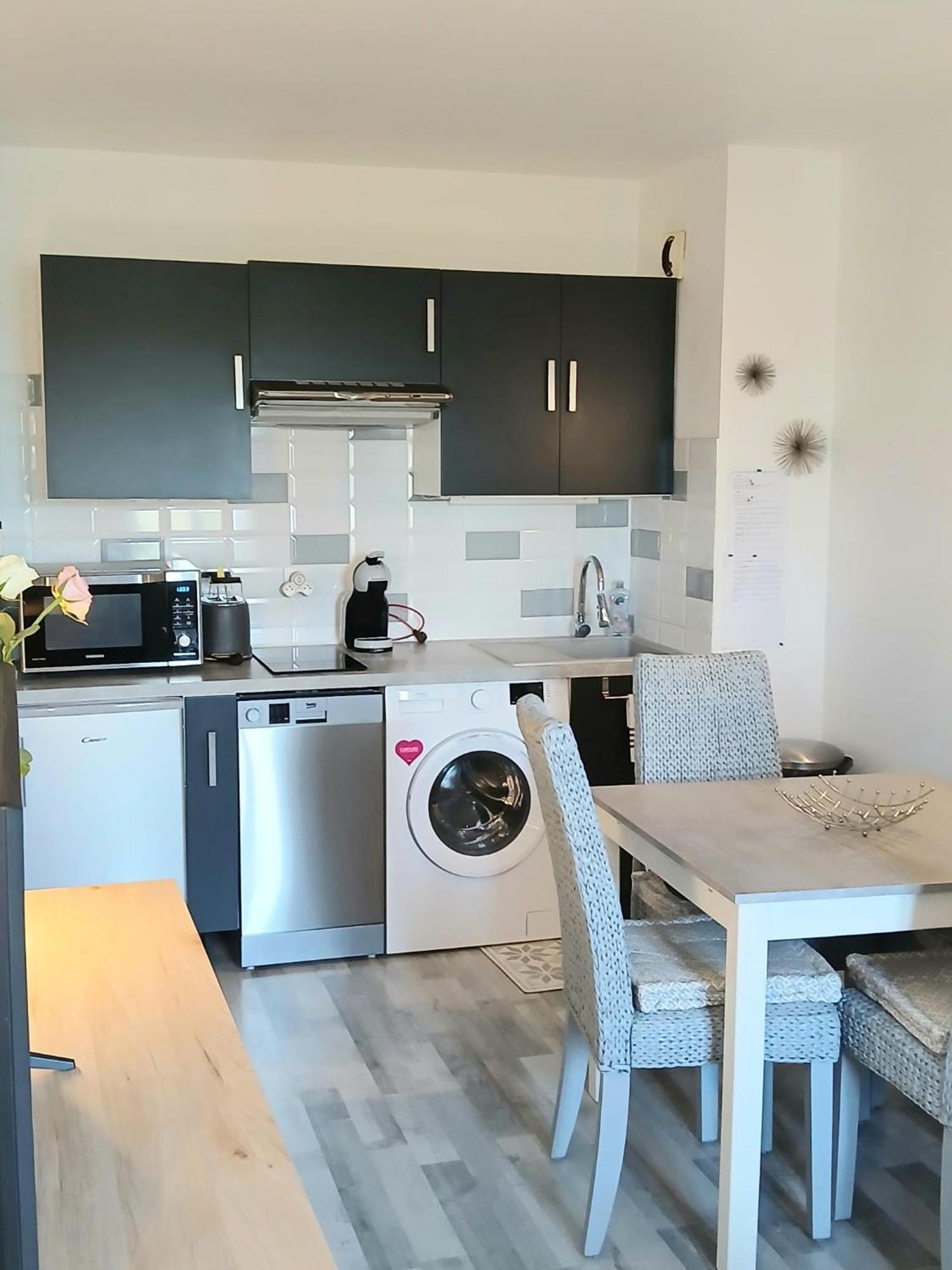 Cosy Appartement Dans Une Villa Avec Piscine, Proche Du Centre Et De La Mer Cabourg Eksteriør billede